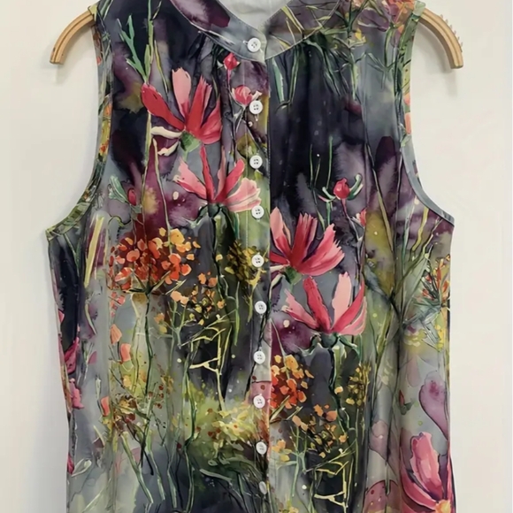 Floral Print Sleeveless Blouse - Picture 3 of 3